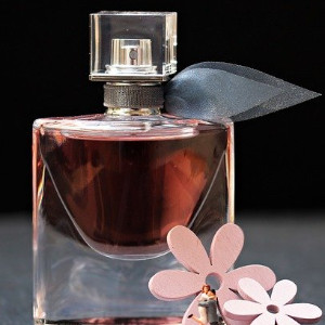 آشنایی با دنیای جذاب عطر و ادکلن